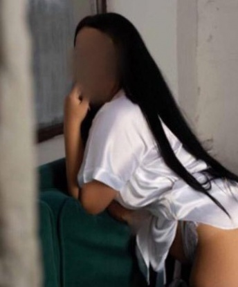 Я обладаю креативностью и готова воплотить в жизнь все твои фантазии. В Москве я знаю все самые уютные и романтичные места, где мы сможем провести время в приятной обстановке. Фото мои 100%, так что можешь быть уверен в том, что я выгляжу также соблазнительно, как на снимках. У меня есть отличные отзывы от моих довольных клиентов, которые гарантируют, что ты не пожалеешь о выборе меня. Встреча со мной будет незабываемой, так что не упусти возможность испытать настоящее блаженство. 💋 7996, 25 лет